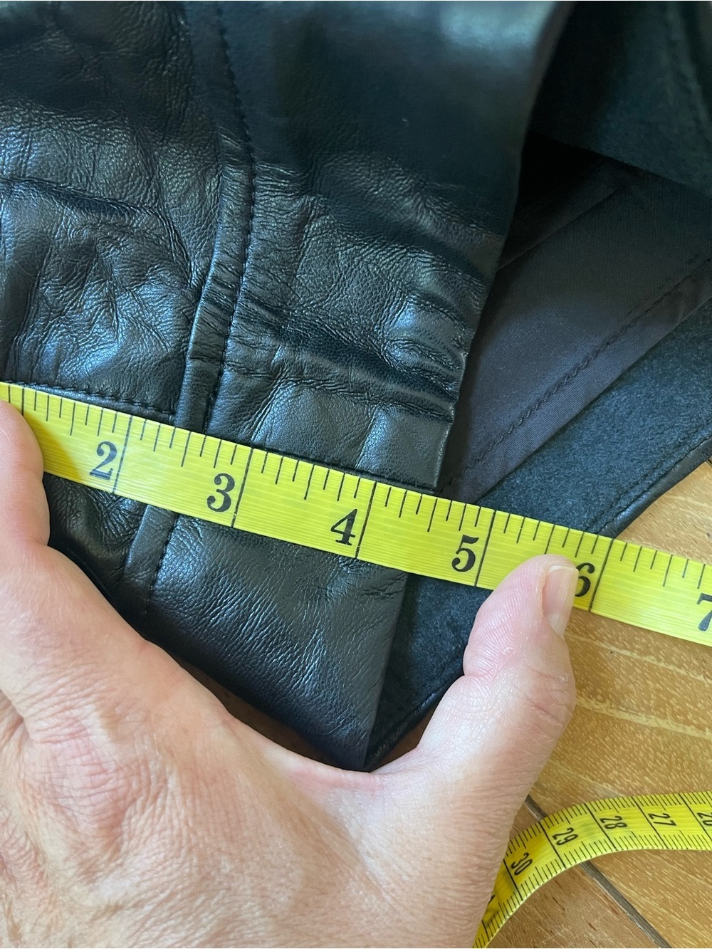 AGOLDE Black Recycled Leather High Rise Shorts Size 23 Made in USA Night Out - Picture 11 of 14